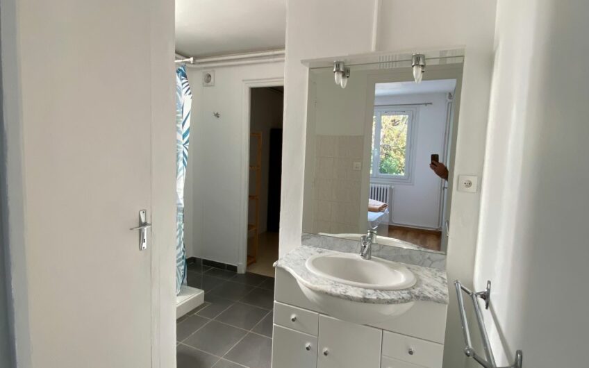 APPARTEMENT T2 MEUBLÉ DE 46.80 M² EN REZ-DE-CHAUSSEE