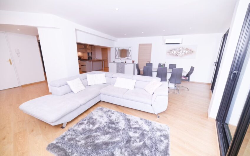 SUPERBE APPARTEMENT MEUBLE DE 131 M² AVEC VERANDA/TERRASSE DE 20 M²