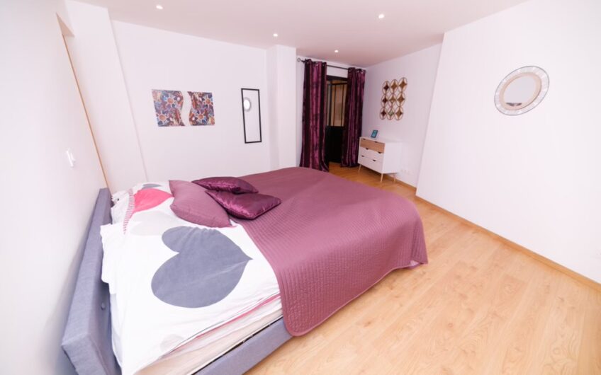 SUPERBE APPARTEMENT MEUBLE DE 131 M² AVEC VERANDA/TERRASSE DE 20 M²