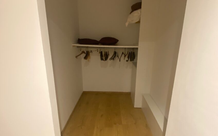 SUPERBE APPARTEMENT MEUBLE DE 131 M² AVEC VERANDA/TERRASSE DE 20 M²