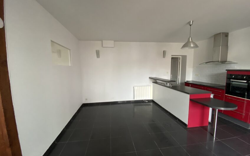 Appartement T1 bis avec stationnement et terrasse  vendu loué