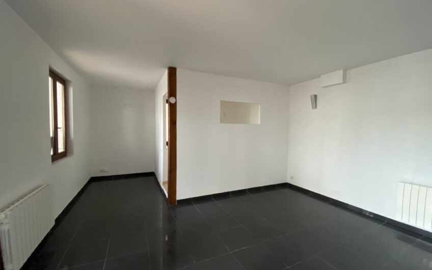 Appartement T1 bis avec stationnement et terrasse  vendu loué