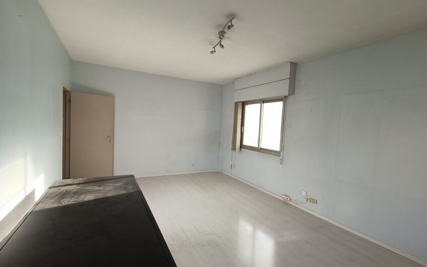 Appartement 4 pièces aménagé en cabinet libéral de 74.75m²