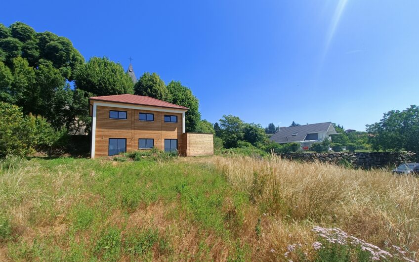 TERRAIN A BATIR DE 1076 M²