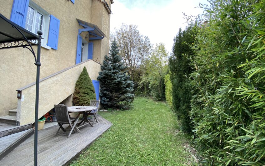 T6 DE 159 M² GAP NORD AVEC JARDIN