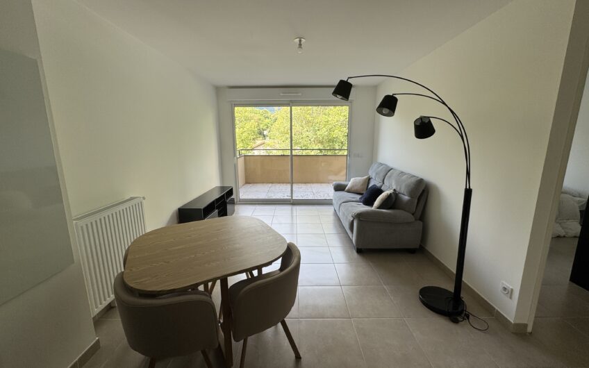 APPARTEMENT T2 MEUBLE DE 42.45 M² AVEC TERRASSE ET GARAGE