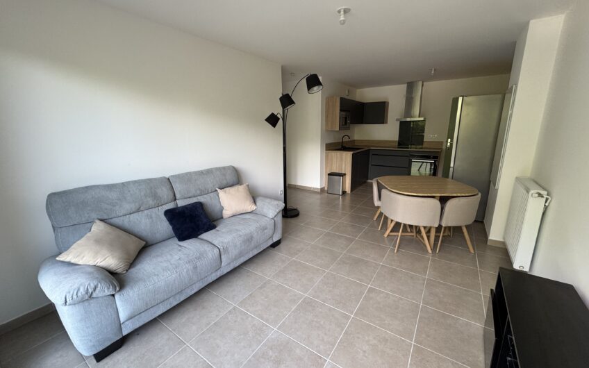 APPARTEMENT T2 MEUBLE DE 42.45 M² AVEC TERRASSE ET GARAGE