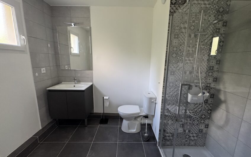 APPARTEMENT T2 MEUBLE DE 42.45 M² AVEC TERRASSE ET GARAGE