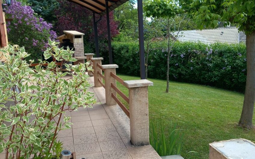 CHALET T4 MEUBLE DE 70.14 M² AVEC TERRASSE ET JARDIN