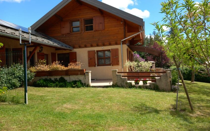 CHALET T4 MEUBLE DE 70.14 M² AVEC TERRASSE ET JARDIN