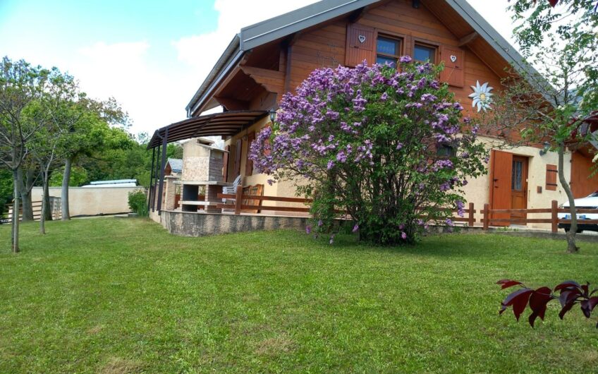CHALET T4 MEUBLE DE 70.14 M² AVEC TERRASSE ET JARDIN