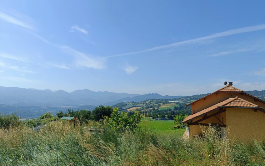 TERRAIN A BATIR DE 1076 M²