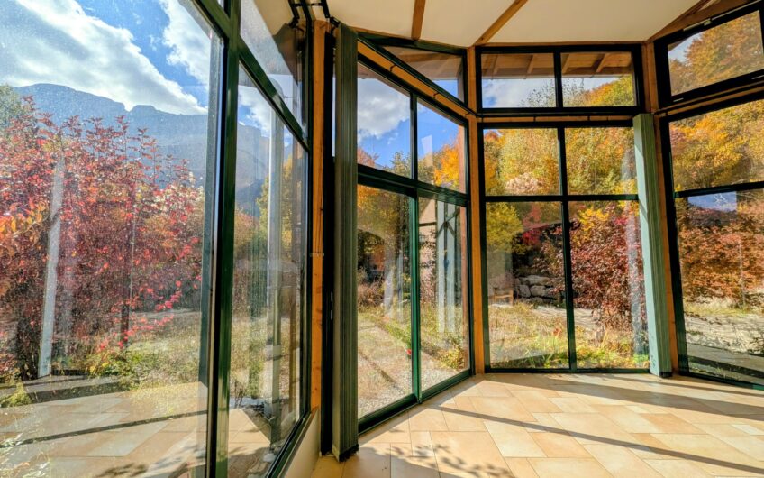 Maison d’architecte T4 de 190 m² environ sur un terrain de 2365 m²