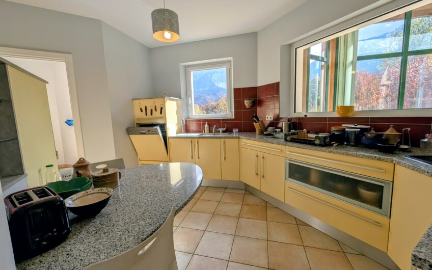 Maison d’architecte T4 de 190 m² environ sur un terrain de 2365 m²