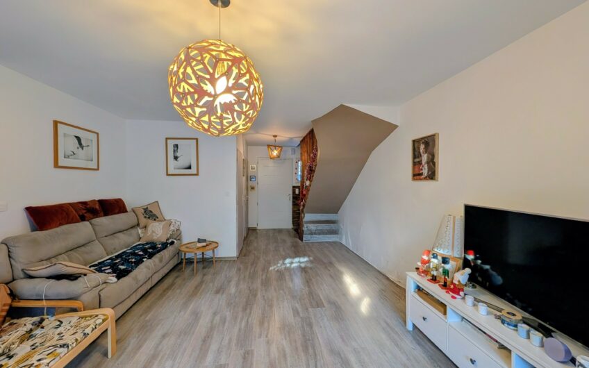 Maison T4 95 m2 sur la commune de NEFFES