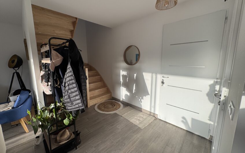 MAISON MITOYENNE DE 91.49 M² MEUBLEE AVEC JARDIN ET GARAGE