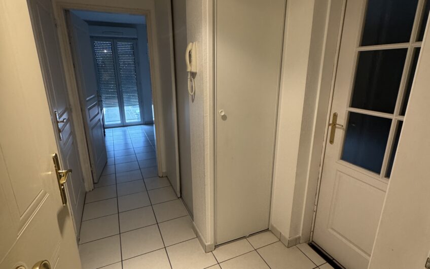 APPARTEMENT T2 DE 45.83 M² MEUBLE AVEC TERRASSE ET PARKING
