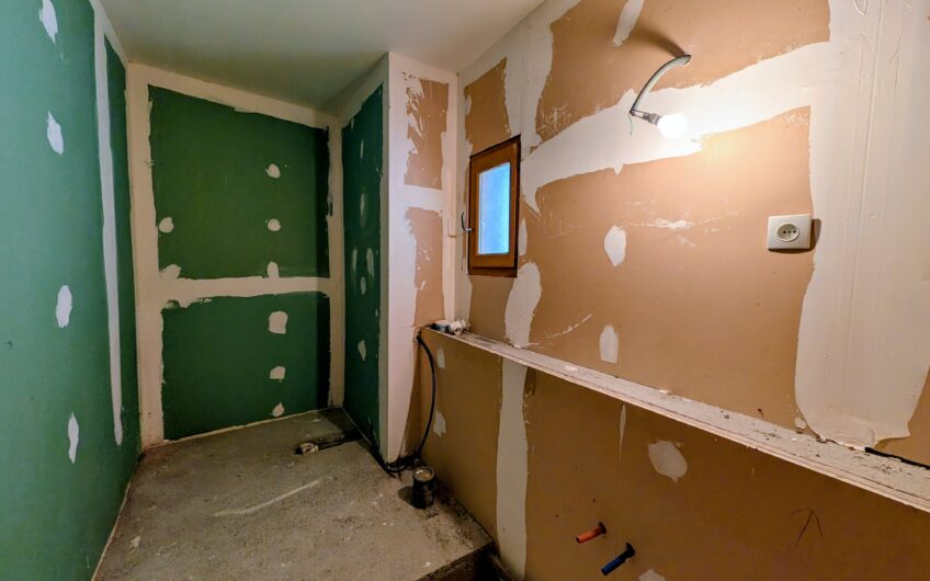 Ancienne ferme rénovée d&rsquo;une surface habitable de 119.59 m² de type T4 avec 100 m² d&rsquo;annexes