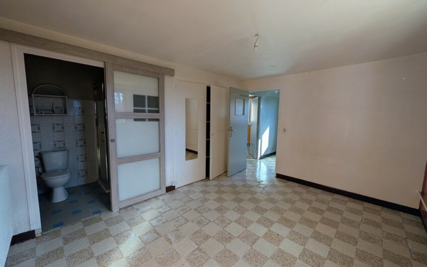 Maison composée de 2 appartements avec vue panoramique.