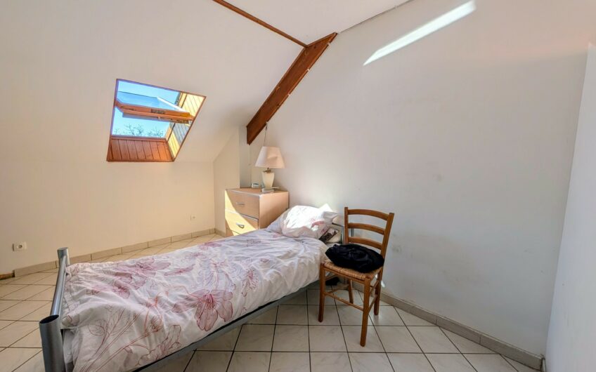 Ancienne ferme rénovée d&rsquo;une surface habitable de 119.59 m² de type T4 avec 100 m² d&rsquo;annexes