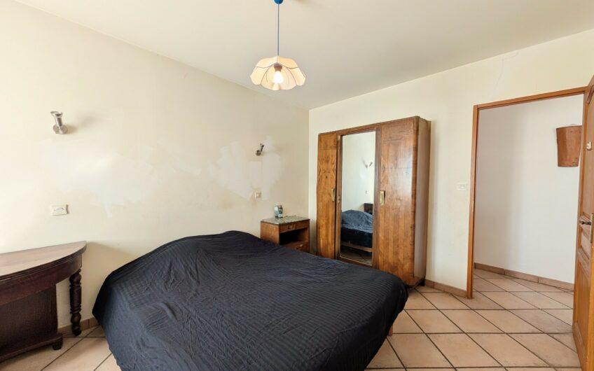 Ancienne ferme rénovée d&rsquo;une surface habitable de 119.59 m² de type T4 avec 100 m² d&rsquo;annexes