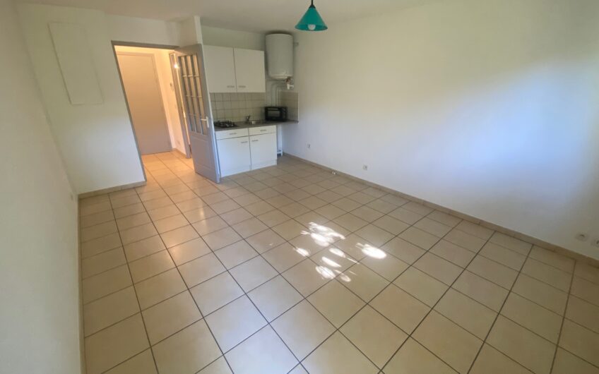 UN APPARTEMENT T1 DE 24.27 M² EN CENTRE-VILLE AVEC BALCON ET CAVE
