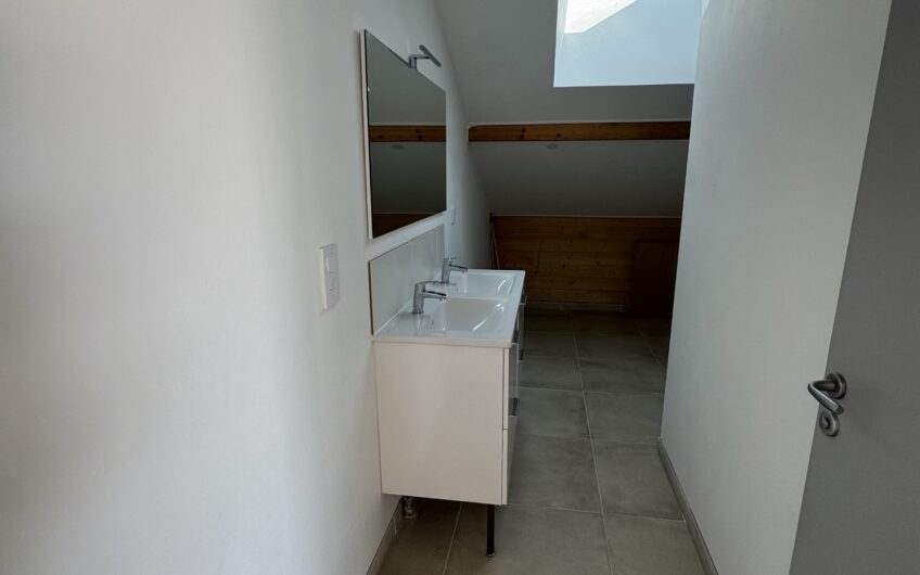 BEL APPARTEMENT T4 NEUF DE 72.93 m² AVEC TERRASSE ET STATIONNNEMENTS