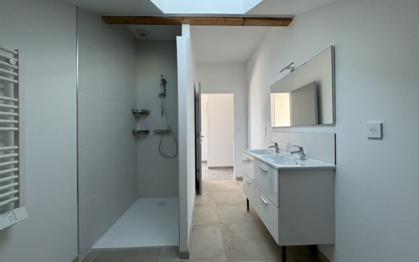 BEL APPARTEMENT T4 NEUF DE 72.93 m² AVEC TERRASSE ET STATIONNNEMENTS