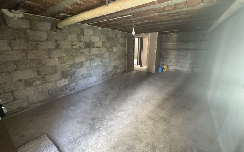 Belle maison T6/7 de 112.32 m² avec 2 garages et jardin