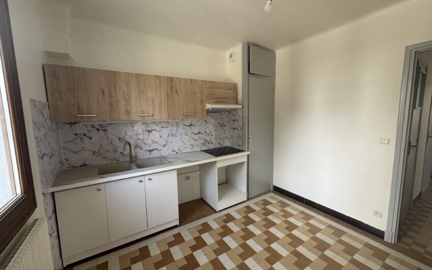 Belle maison T6/7 de 112.32 m² avec 2 garages et jardin