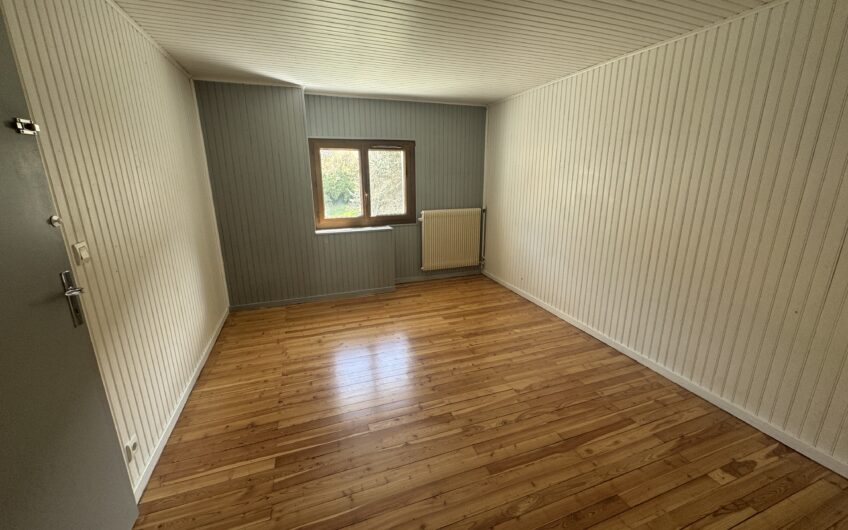 Belle maison T6/7 de 112.32 m² avec 2 garages et jardin