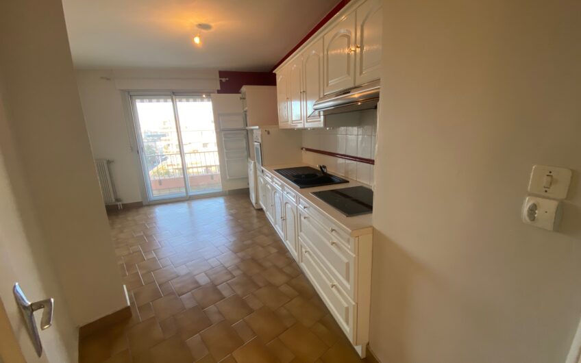 BEL APPARTEMENT T3 DE 94.32 M² AVEC TERRASSE, CAVE ET GARAGE