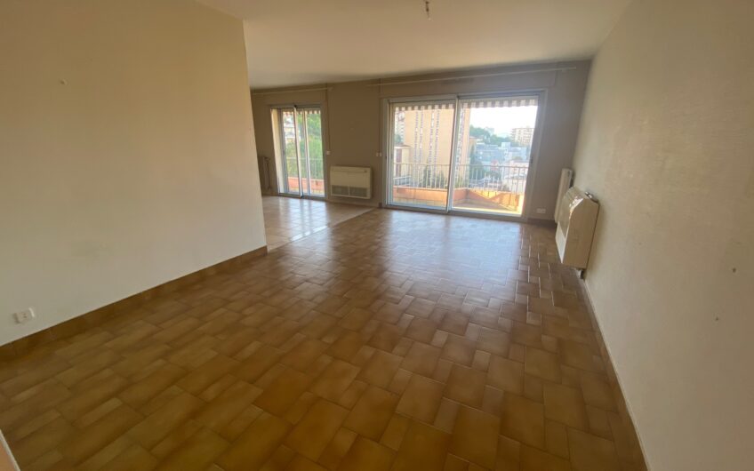 BEL APPARTEMENT T3 DE 94.32 M² AVEC TERRASSE, CAVE ET GARAGE