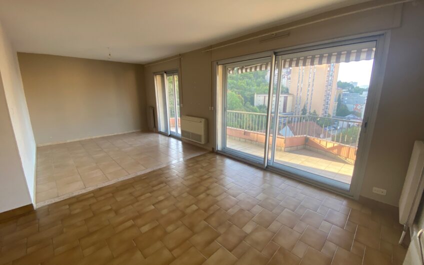 BEL APPARTEMENT T3 DE 94.32 M² AVEC TERRASSE, CAVE ET GARAGE