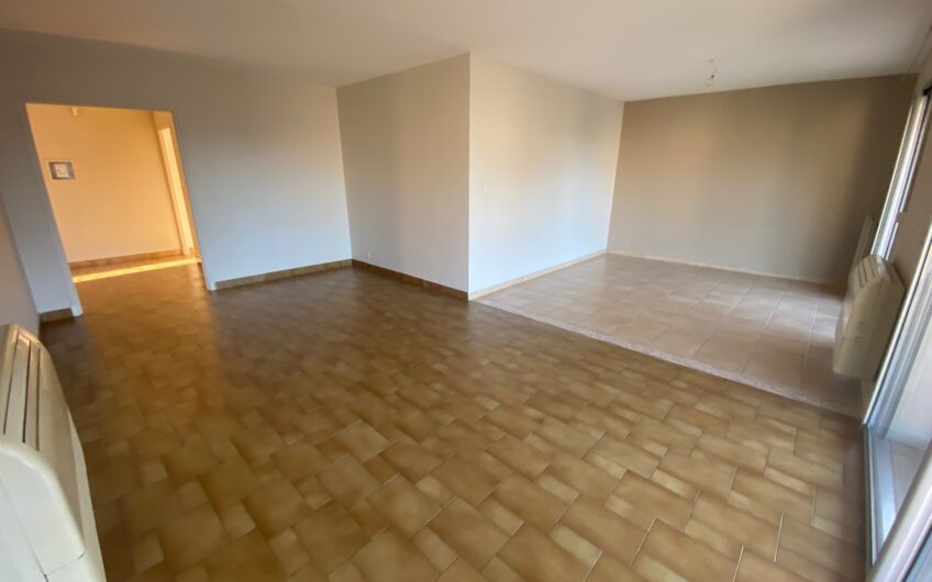 BEL APPARTEMENT T3 DE 94.32 M² AVEC TERRASSE, CAVE ET GARAGE