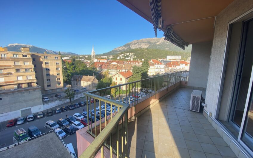 BEL APPARTEMENT T3 DE 94.32 M² AVEC TERRASSE, CAVE ET GARAGE