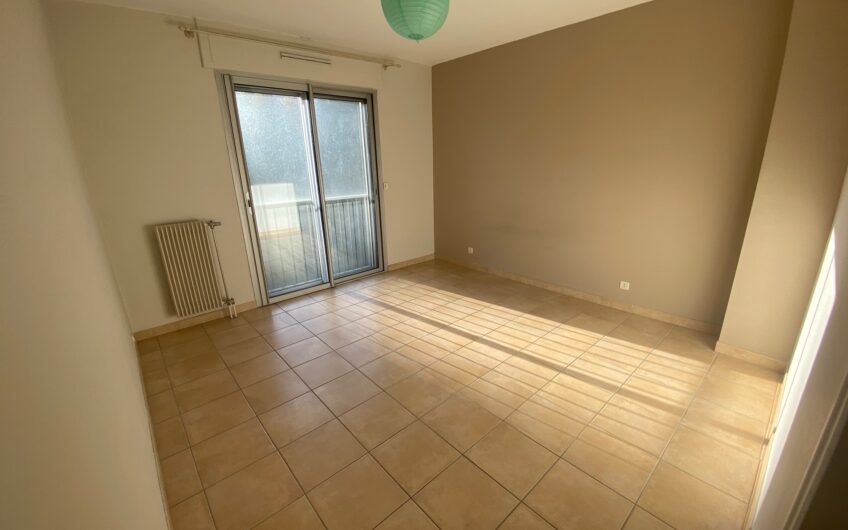 BEL APPARTEMENT T3 DE 94.32 M² AVEC TERRASSE, CAVE ET GARAGE