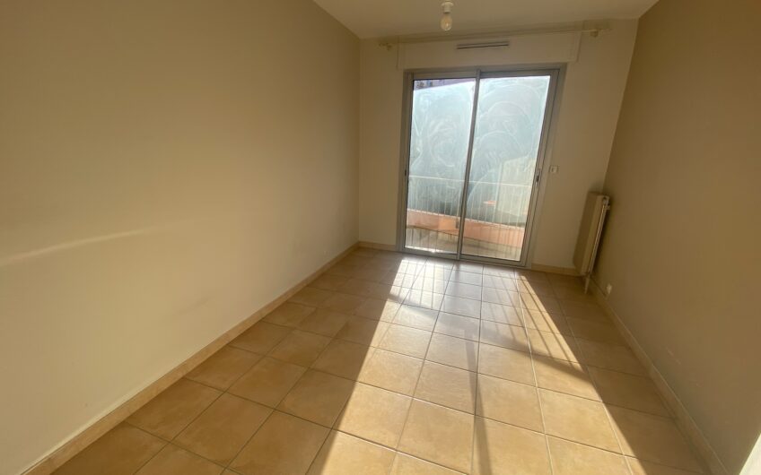 BEL APPARTEMENT T3 DE 94.32 M² AVEC TERRASSE, CAVE ET GARAGE