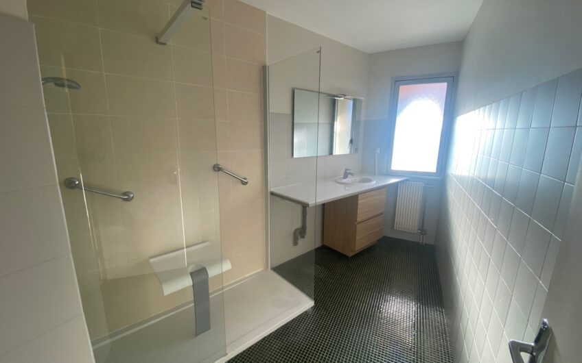 BEL APPARTEMENT T3 DE 94.32 M² AVEC TERRASSE, CAVE ET GARAGE