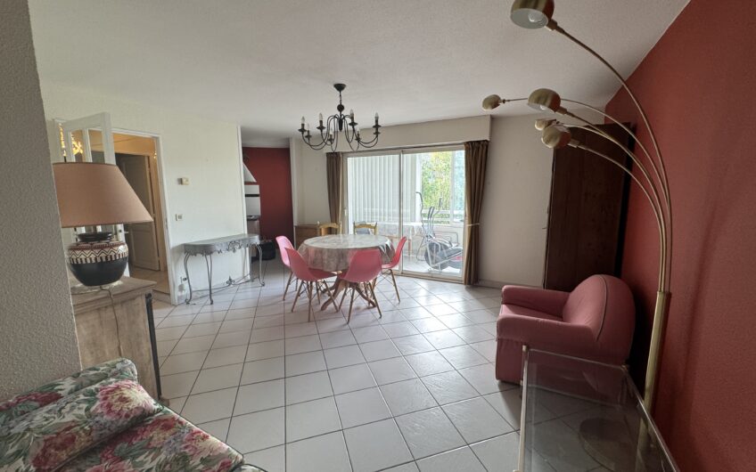BEL APPARTEMENT MEUBLÉ T2 BIS DE 59.39 M² AVEC TERRASSE, CAVE, GARAGE ET PARKING
