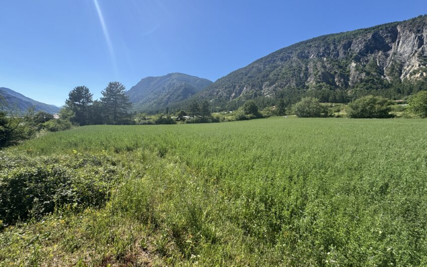 13 TERRAINS A BATIR VIABILISES DE 520 A 740 M², VUE DEGAGEE ET LIBRE CONSTRUCTEUR