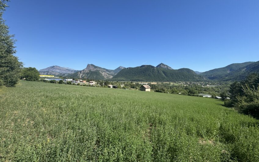 13 TERRAINS A BATIR VIABILISES DE 520 A 740 M², VUE DEGAGEE ET LIBRE CONSTRUCTEUR
