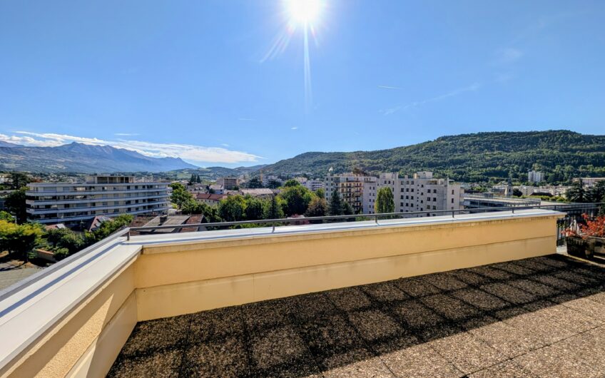 Appartement T4 de 87.40 m² avec 52 m² de terrasse en dernier étage avec vue panoramique